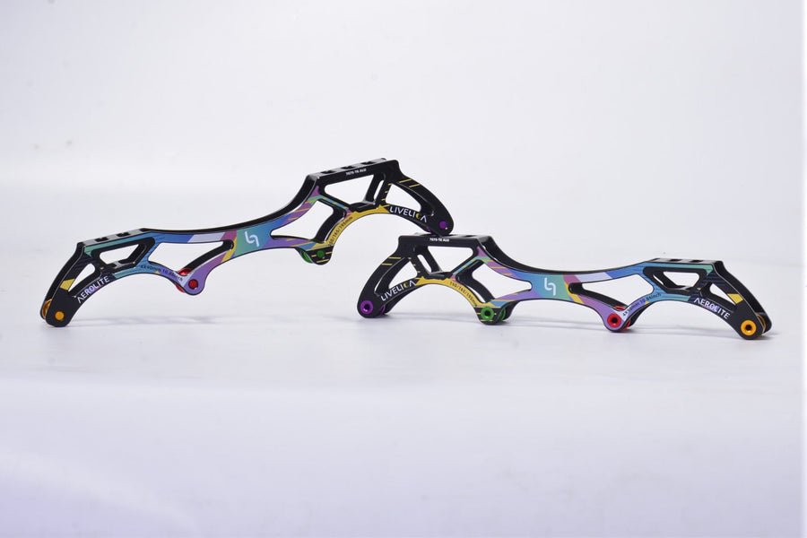Inline speed skater accelerating off the line on LiveLica Aerolite frames